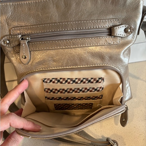 Giani Bernini Metallic Champagne Pebble Leather Crossbody Bag Shoulder Bag Purse - Picture 3 of 10